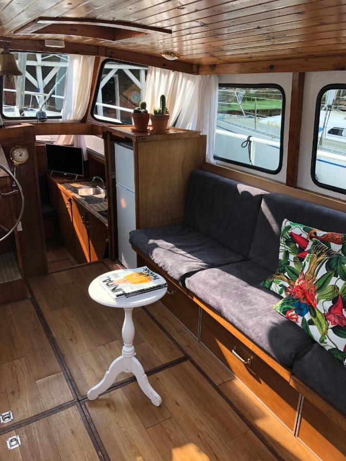Hotel Boot & Breakfast - Slapen Op Het Water à Enkhuizen Extérieur photo